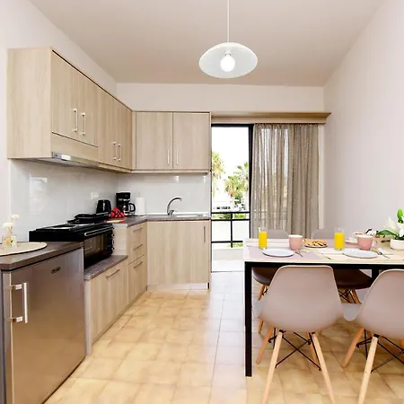 Palm Square Apartment *