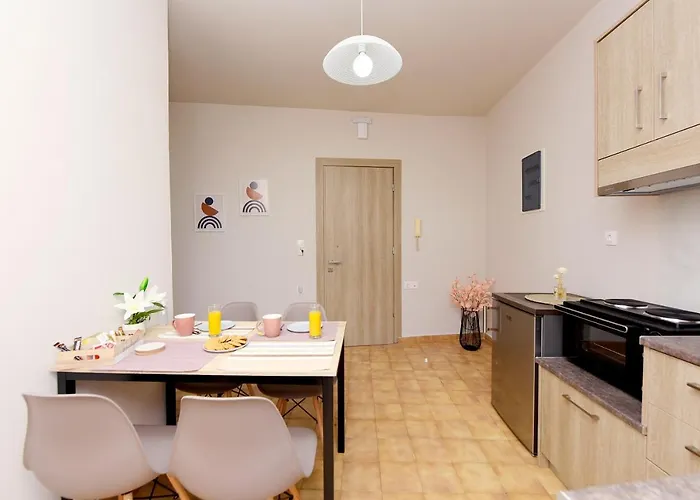 Palm Square Ialysos (Rhodes)