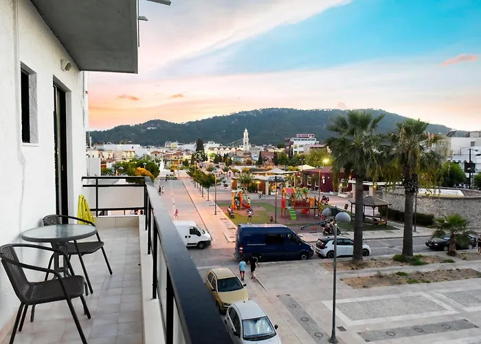 Palm Square * إياليسوس